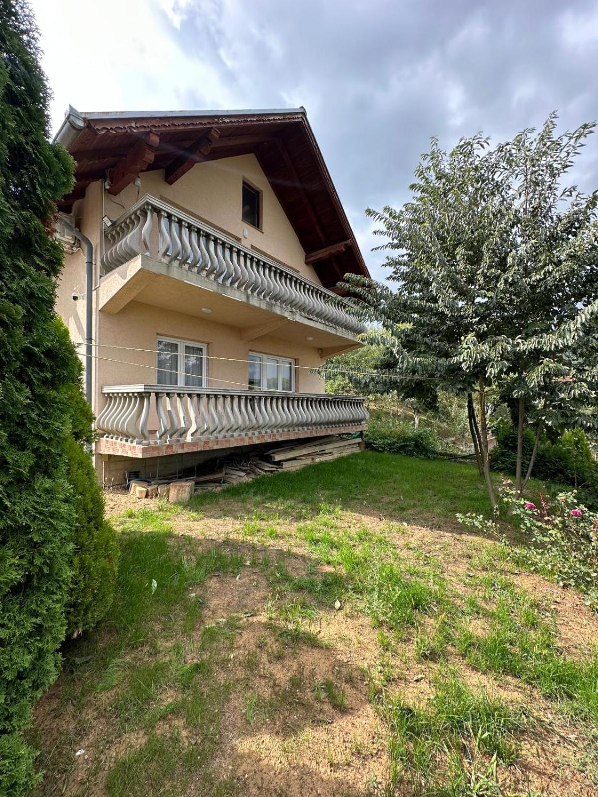Sara * Sarajevo